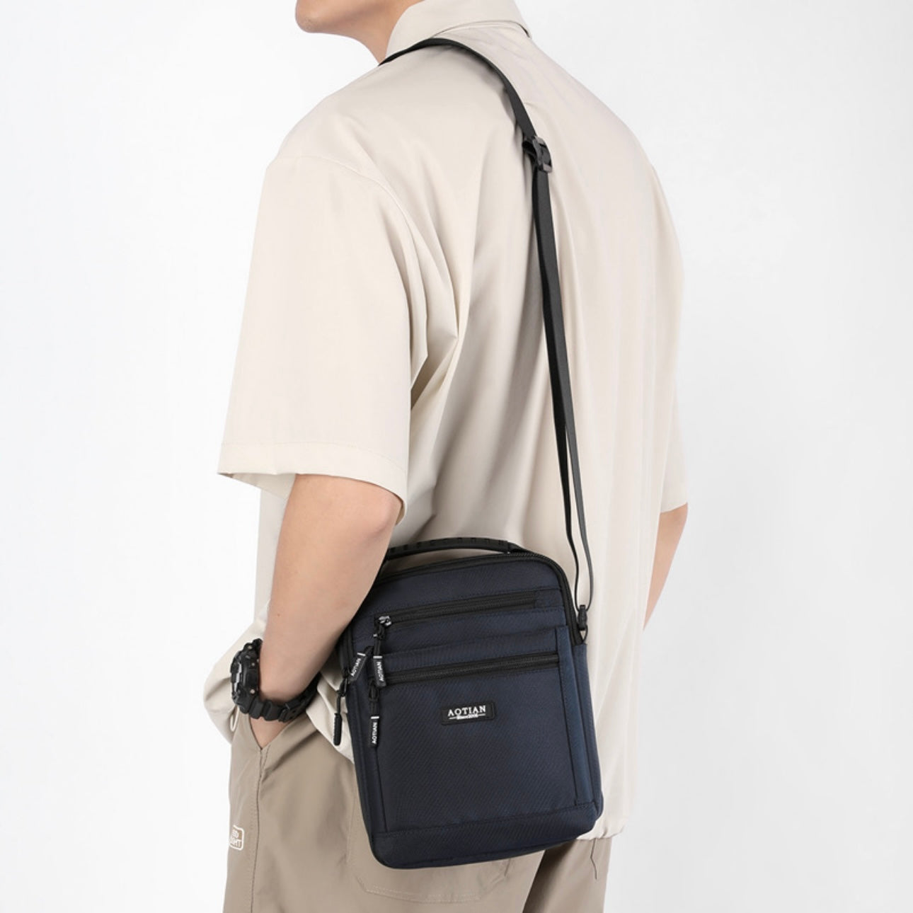 15061 🎒 The PERFECT iPad Crossbody Bag (25×19×10cm) – Style & Protection Combined!