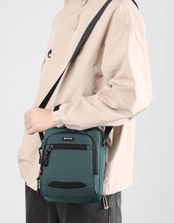 65351 Stylish & Functional Cross-Body Bag – Your Perfect Everyday Companion (24×19×12cm)