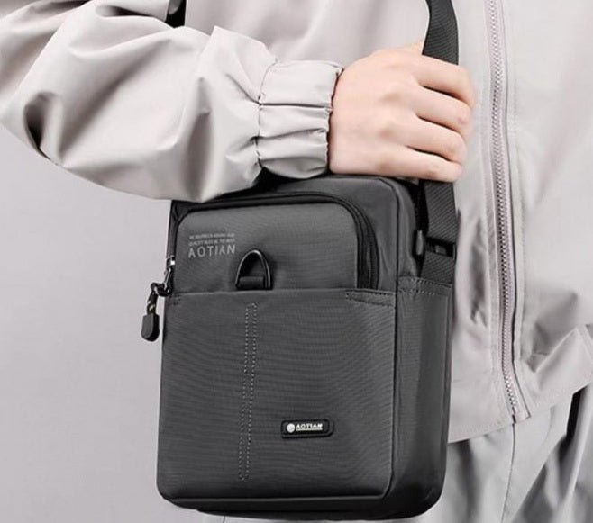 65350🔥 The PERFECT  Crossbody Bag – Slim Yet Spacious (24×11×20cm)
