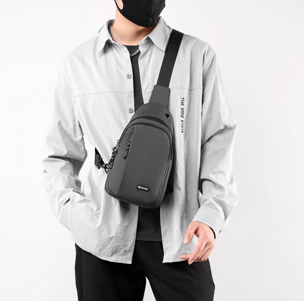 83017🎒 The PERFECT Crossbody Bag (30×17×9cm) – Your Tech’s New BFF!